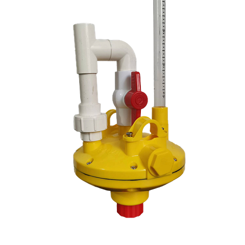 Regulador de presión de agua de plástico para líneas de bebederos de pollo Regulador de presión de bebedero de agua de plástico para aves de corral Regulador de presión de retroceso de color amarillo Ph-151